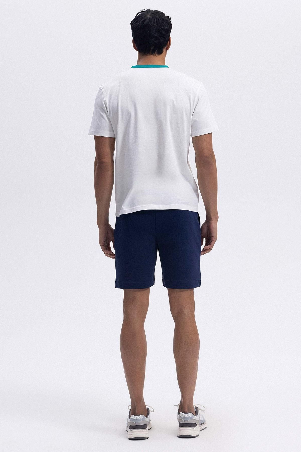 Ellesse Erkek Yeşil Bisiklet Yaka Beyaz Tişört CMO183