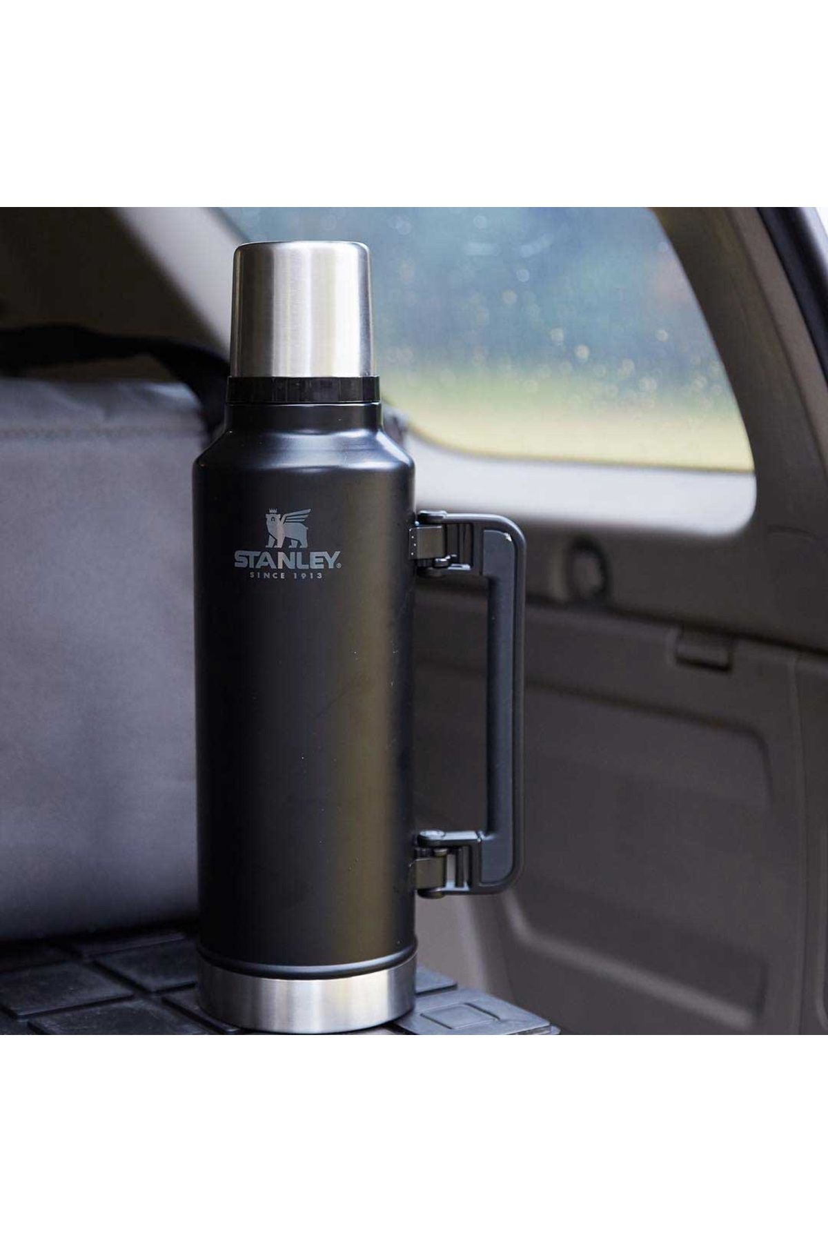 Stanley Efsane Klasik Seri-1.9 Litre Klasik Şişe, Vakumlu Çelik Termos